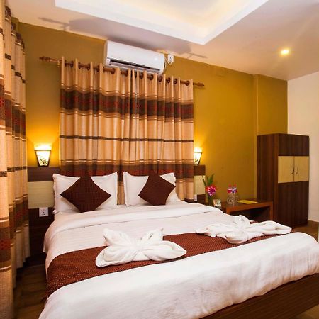Hotel Trip Покхара Экстерьер фото