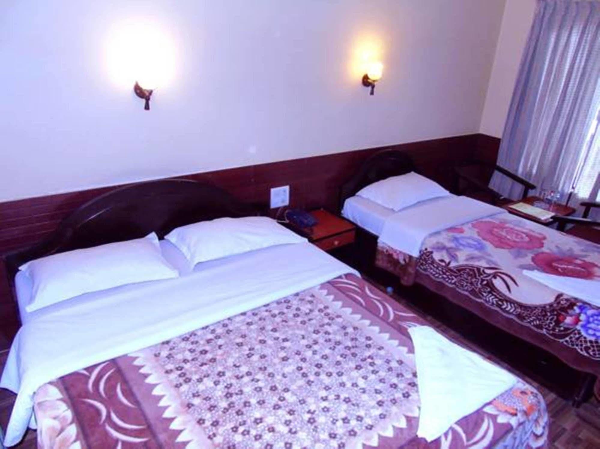 Hotel Trip Покхара Экстерьер фото
