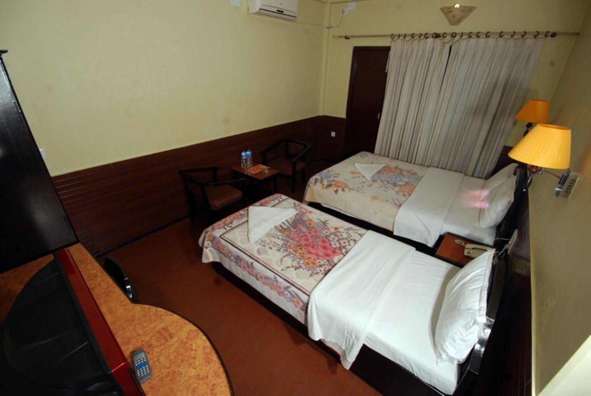 Hotel Trip Покхара Экстерьер фото