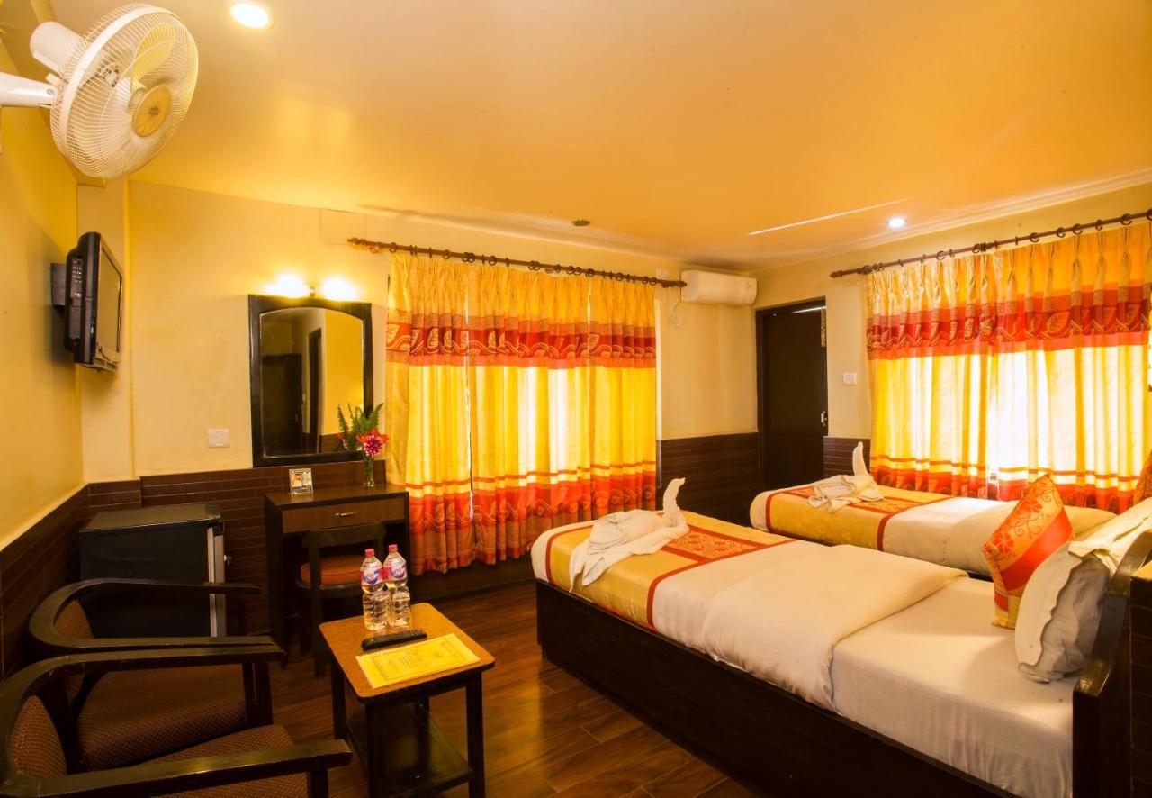 Hotel Trip Покхара Экстерьер фото