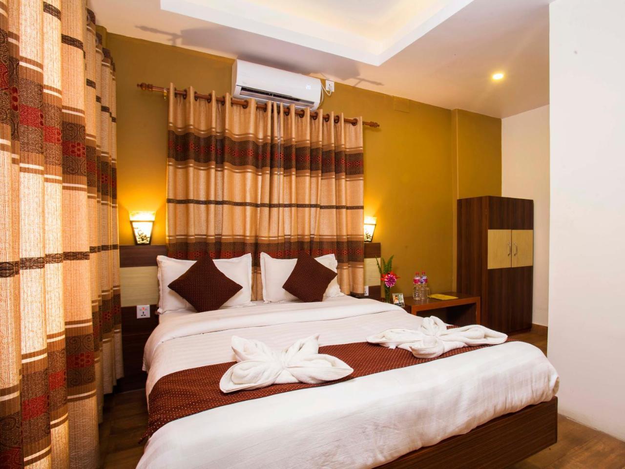 Hotel Trip Покхара Экстерьер фото