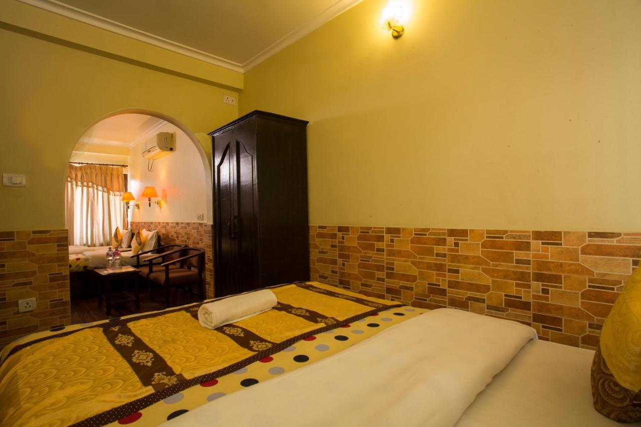 Hotel Trip Покхара Экстерьер фото