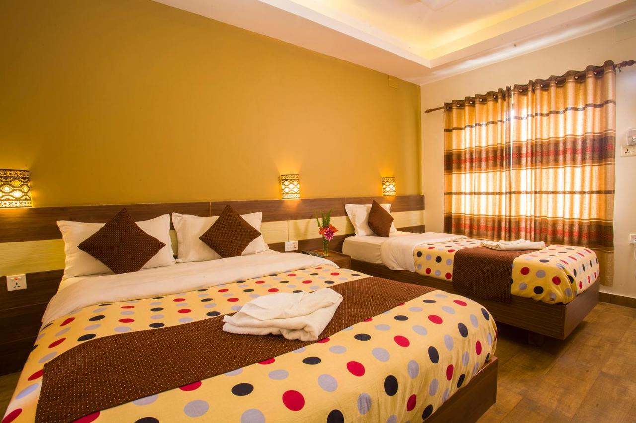 Hotel Trip Покхара Экстерьер фото